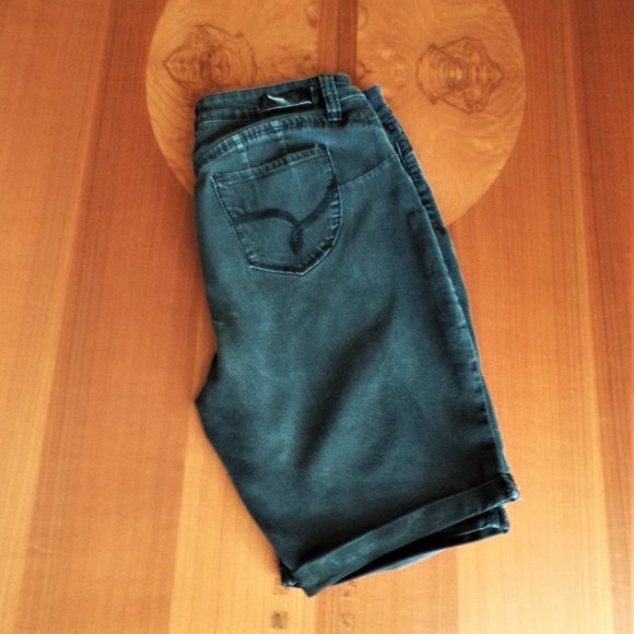 ROYALTY FOR ME-STRETCH JEAN SHORTS - Picture 3 of 10